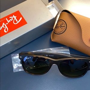 NWT New Wayfarer Classic in Matte Tortoise
